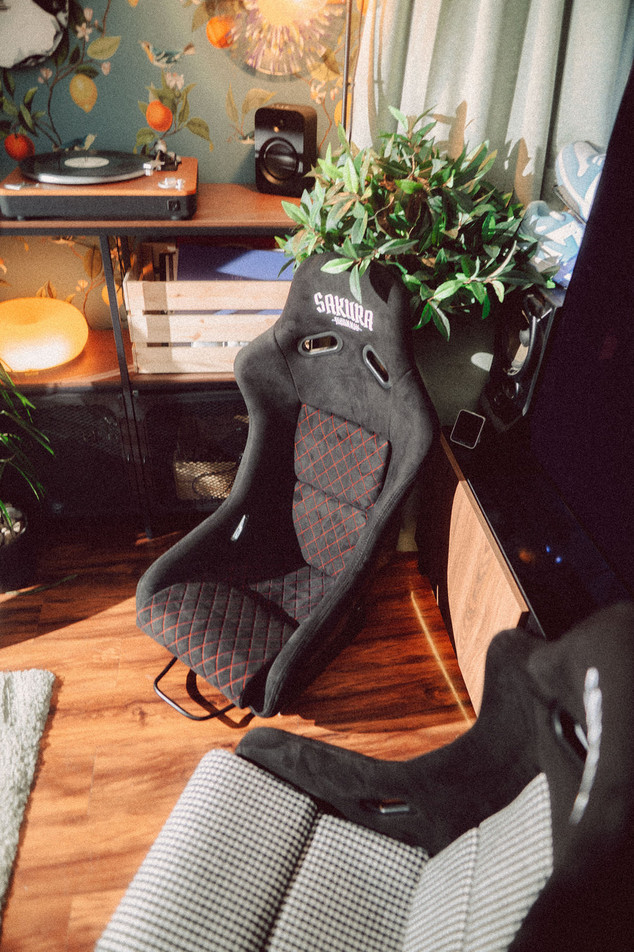 Sakura Suede Carbon Fibre Bucket Seat + Runners & Sidemounts