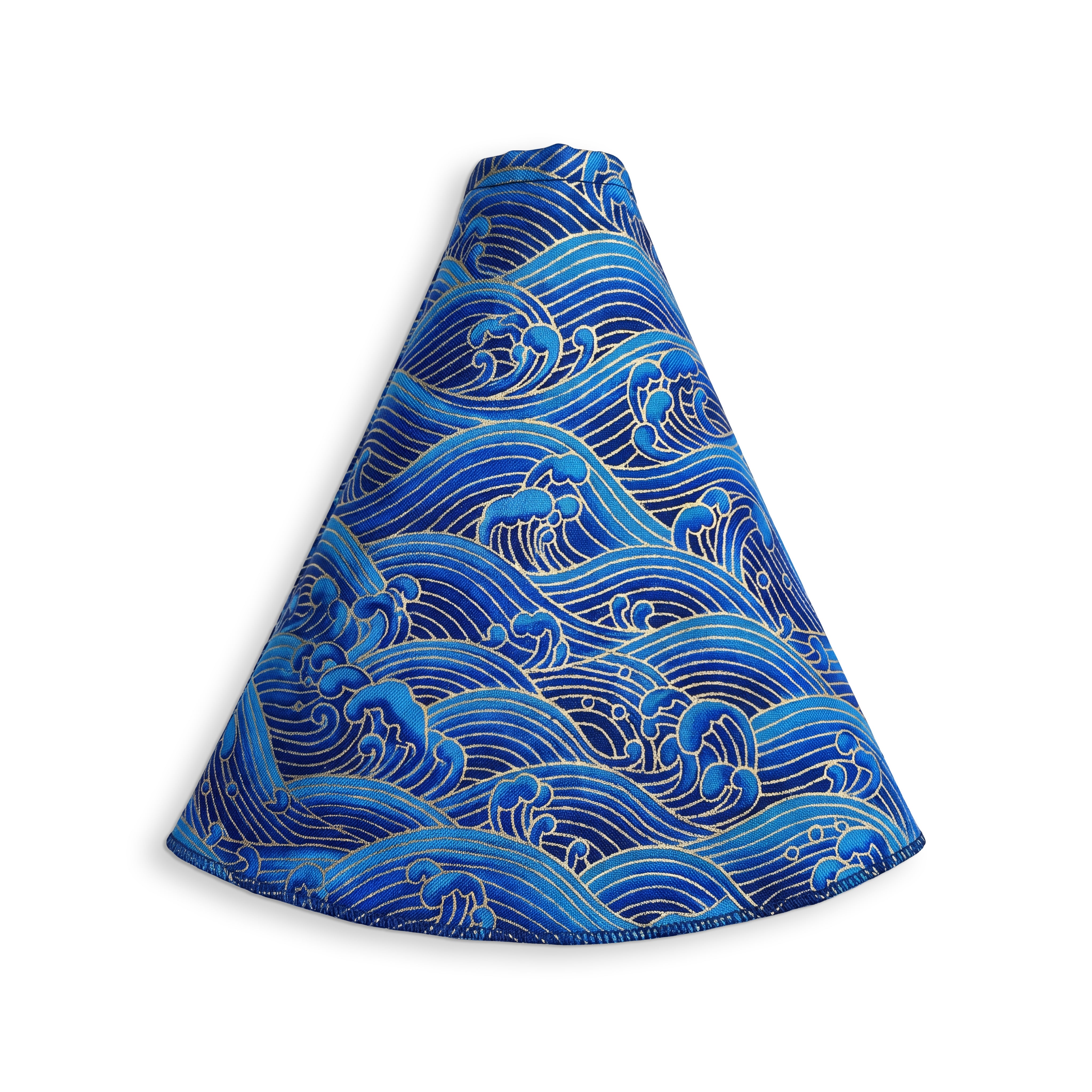 Car Gaitor with ocean waves on it