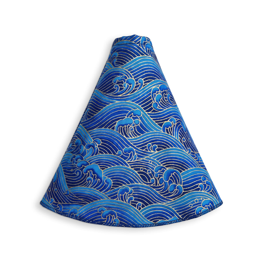 Car Gaitor with ocean waves on it